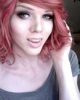 Transexuel aux cheveux rouges pour te plaire