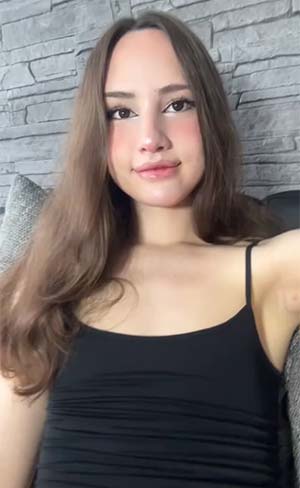 Jeune trans 18 ans sur Brive montre sa queue