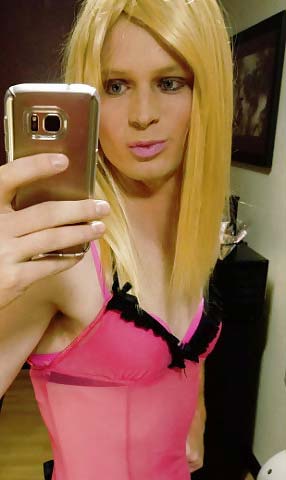 Lyon : Tranny à la recherche de 3 mecs hard
